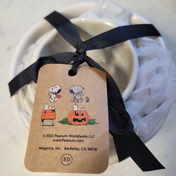 Rae Dunn Peanuts Measuring cups - Picture 2 of 10